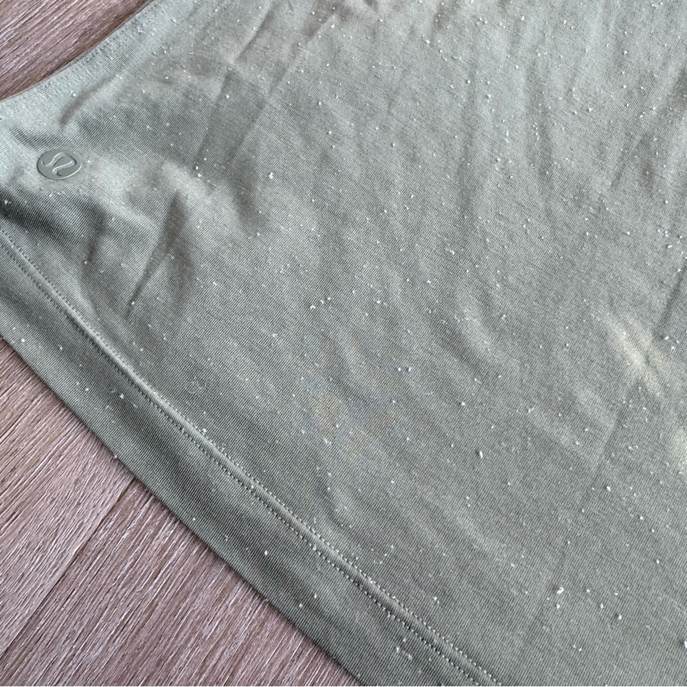 Lululemon Green Speckled T Shirt - Picture 5 of 6